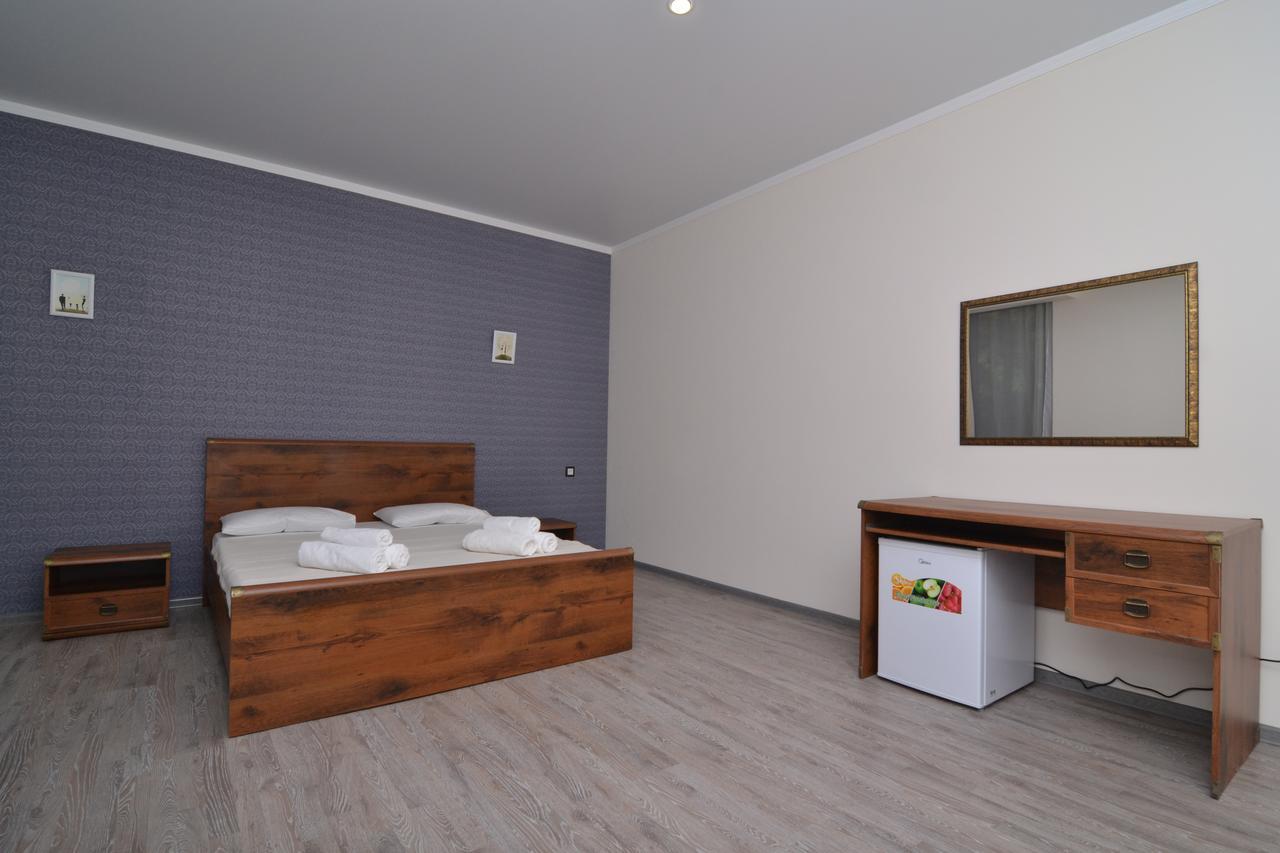 Hotel Apra Pitsunda Dış mekan fotoğraf