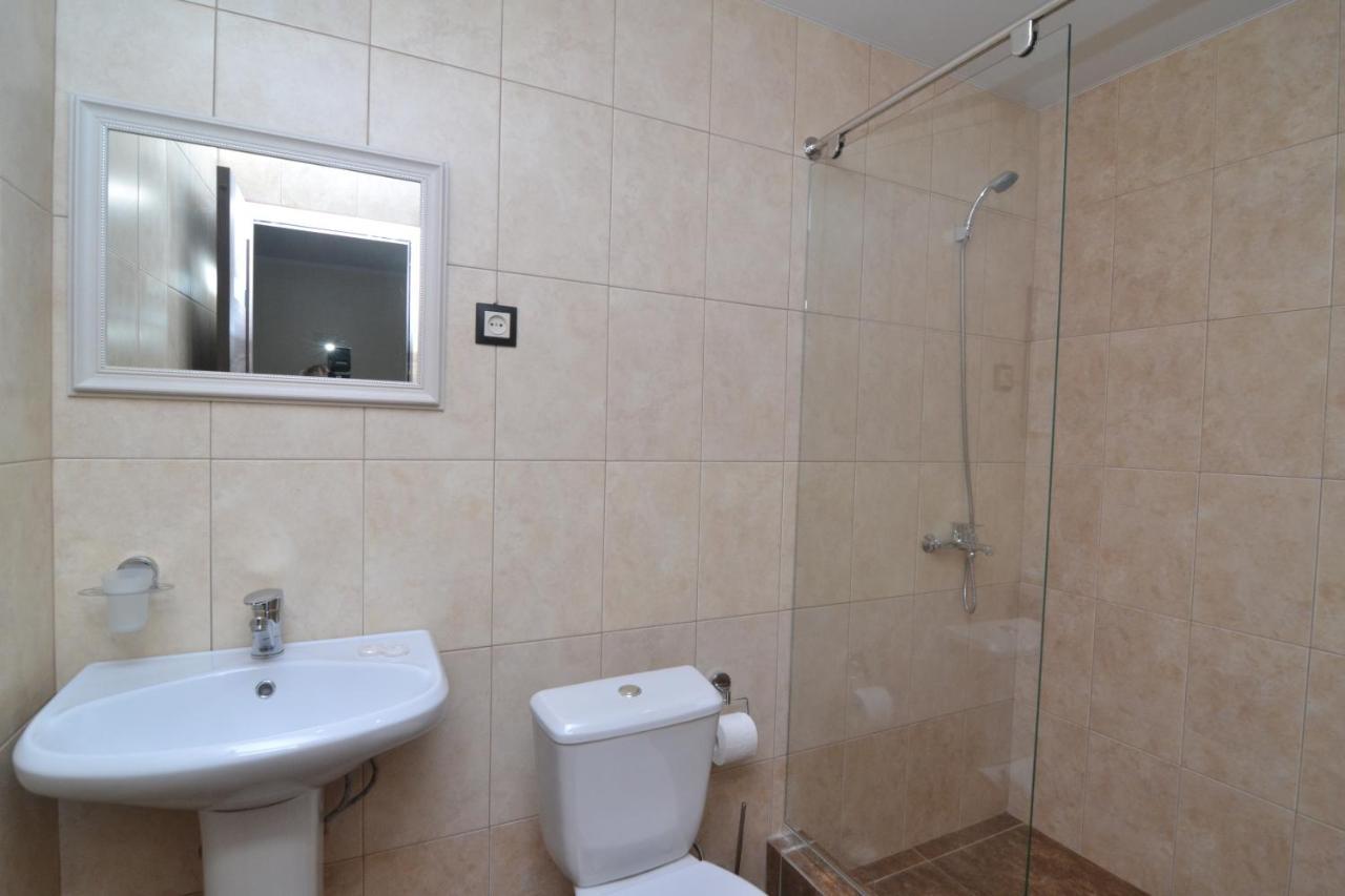 Hotel Apra Pitsunda Dış mekan fotoğraf